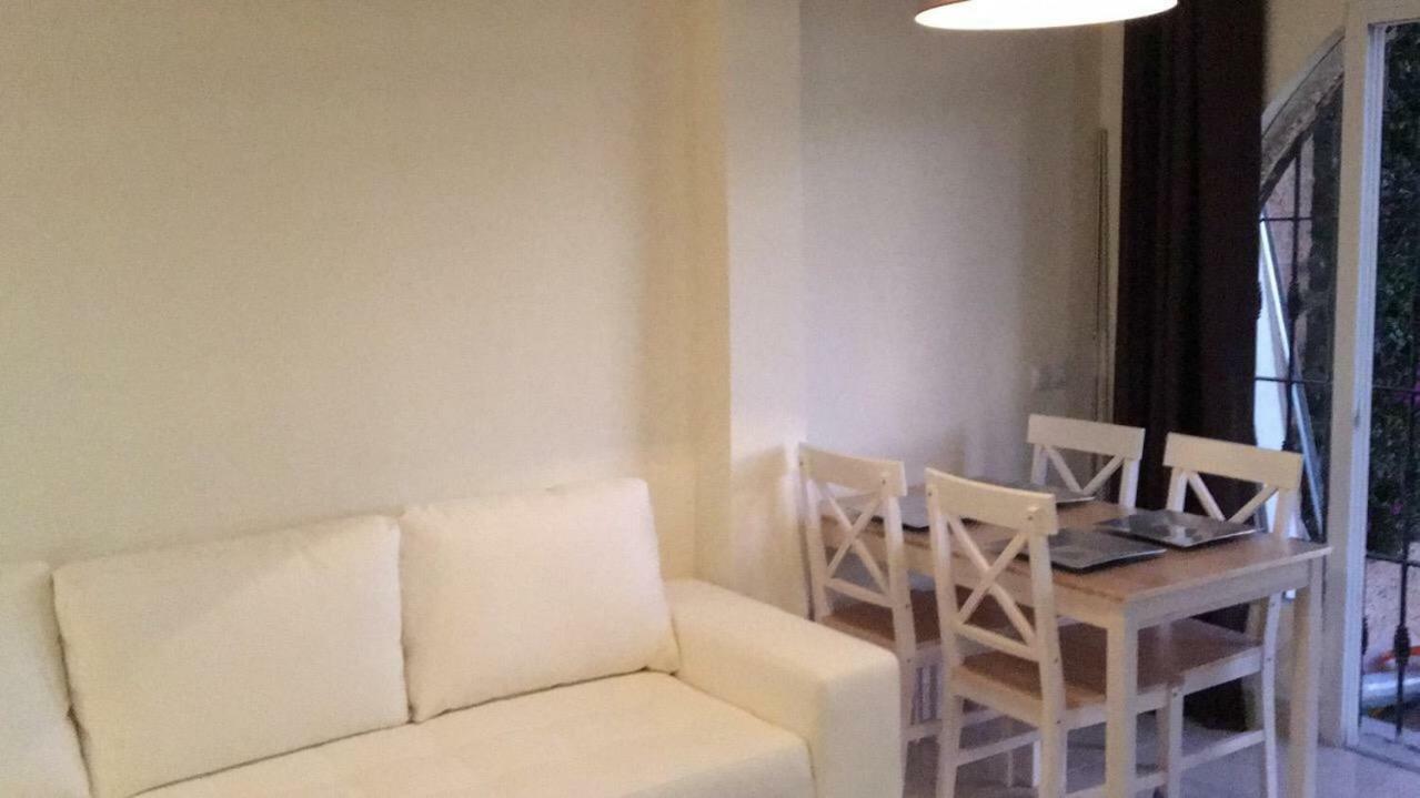 Port,free Parking Apartment *